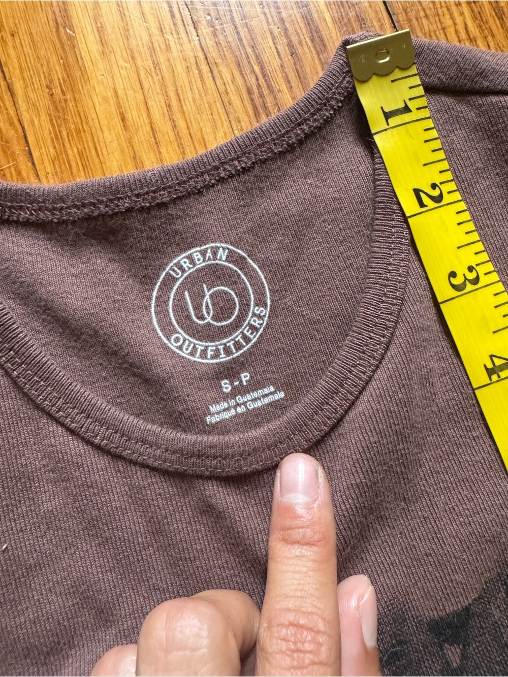 Urban Outfitters Brown Graphic Crop Tee - Picture 4 of 7